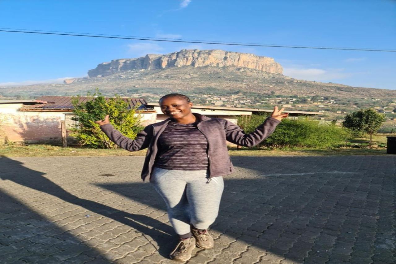 Готель Maluti Backpackers Phuthaditjhaba Екстер'єр фото