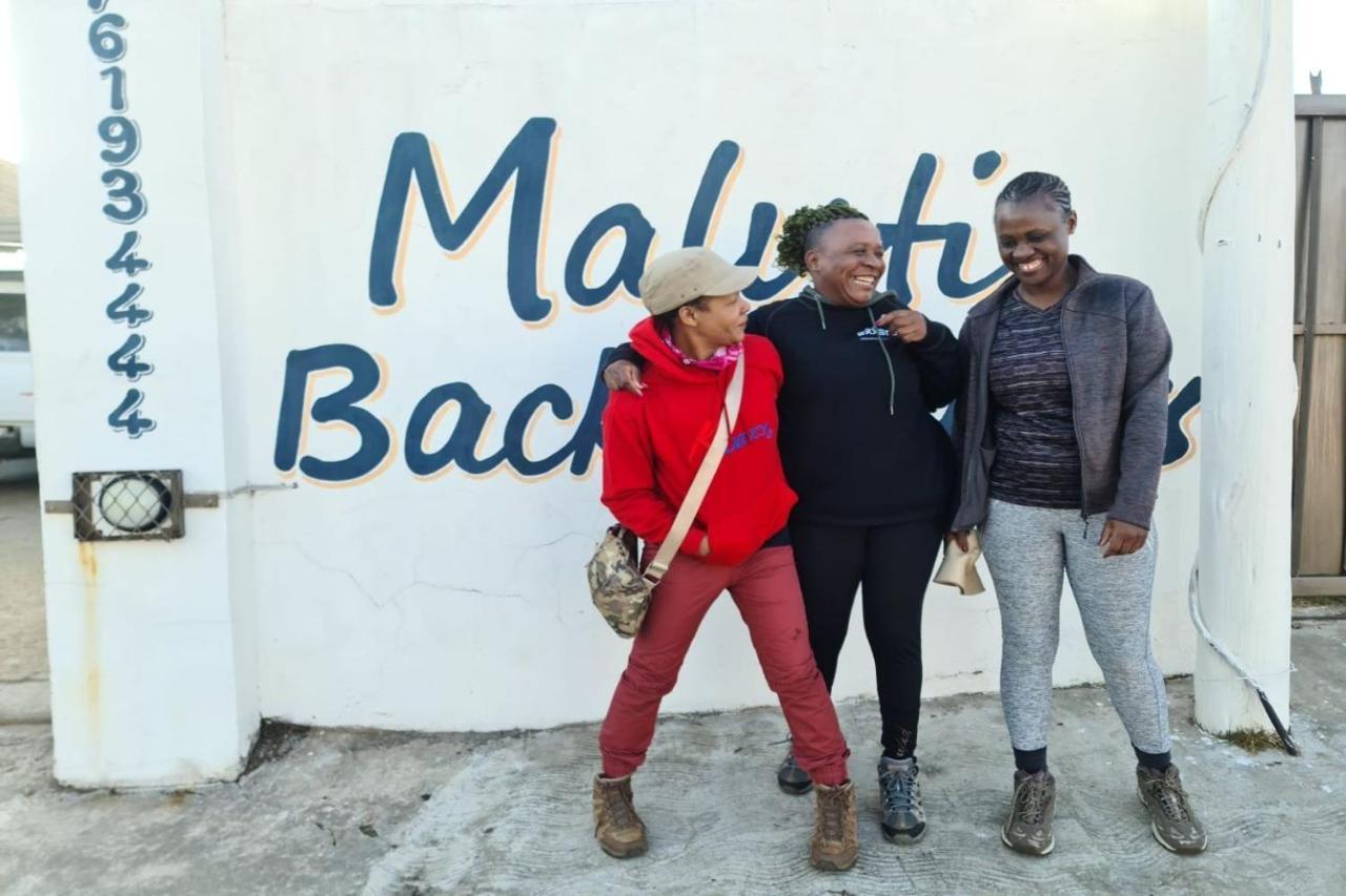 Готель Maluti Backpackers Phuthaditjhaba Екстер'єр фото