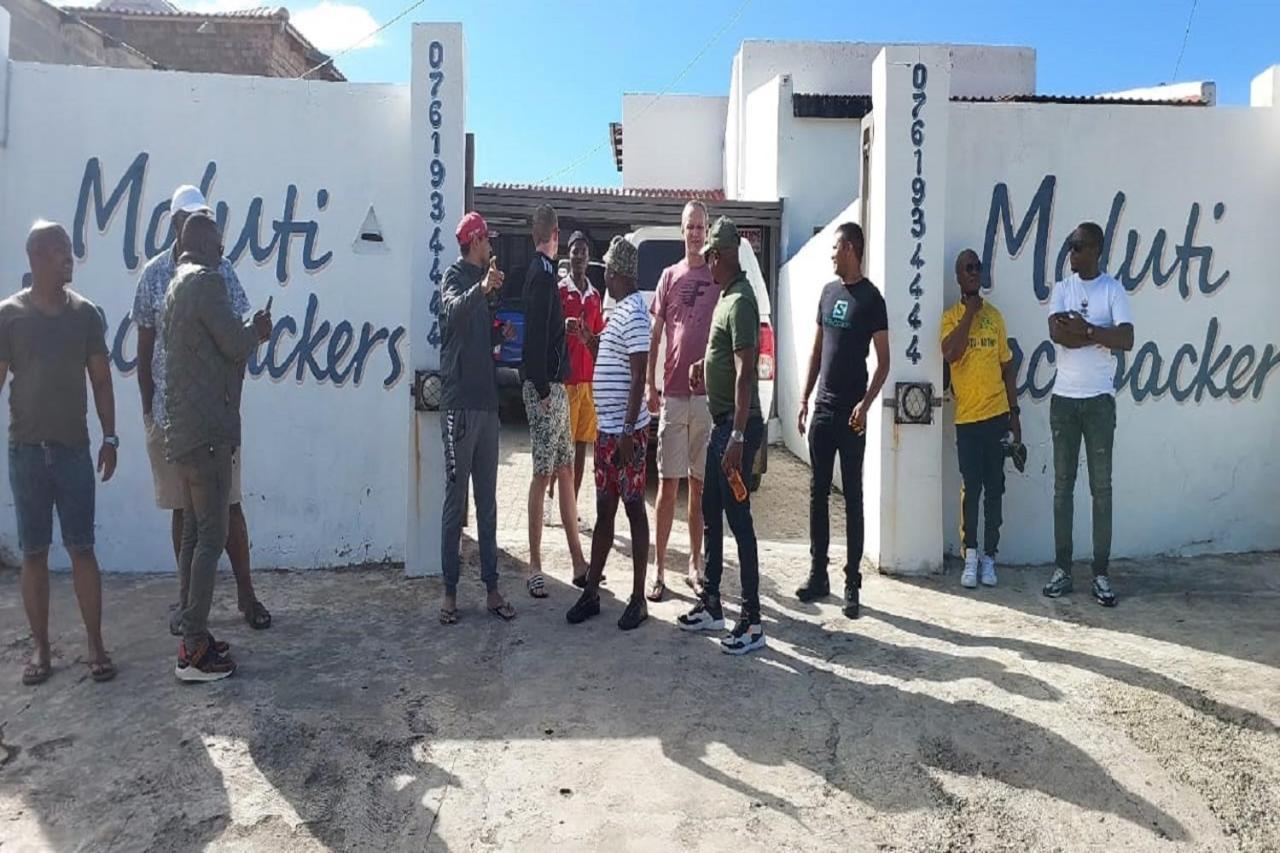 Готель Maluti Backpackers Phuthaditjhaba Екстер'єр фото