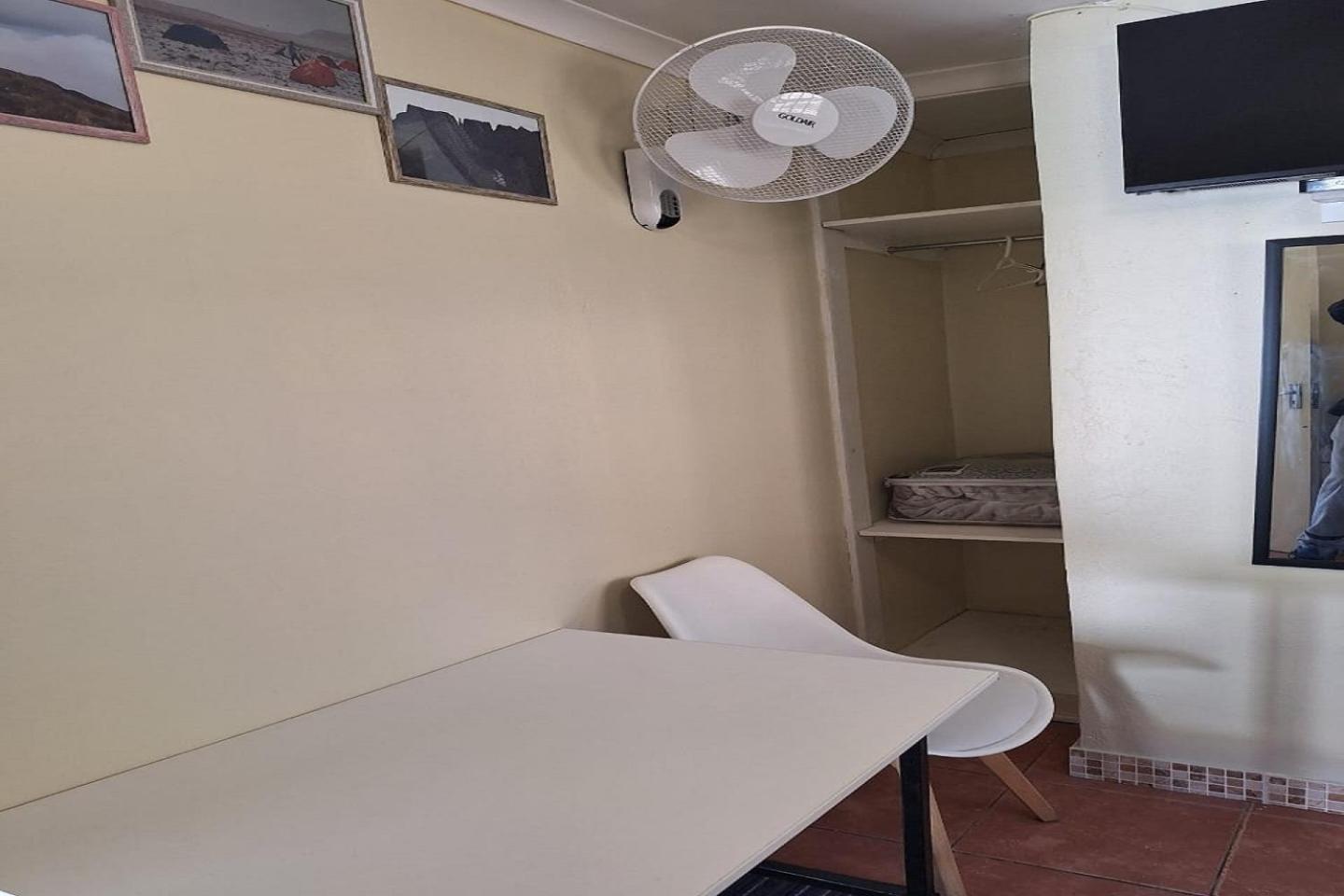Готель Maluti Backpackers Phuthaditjhaba Екстер'єр фото